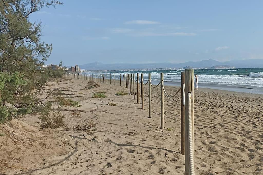 Apartment En Primera Linea Del Mar Arenales del Sol
